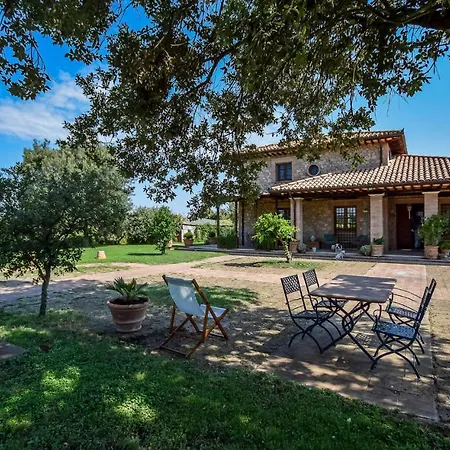 3 Bedroom Awesome In Civitella Dagliano Holiday home *