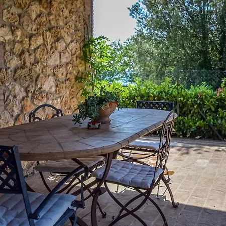 Сasa de vacaciones 3 Bedroom Awesome In Civitella Dagliano *