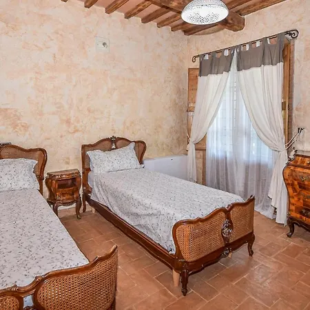 3 Bedroom Awesome In Civitella Dagliano Civitella d'Agliano