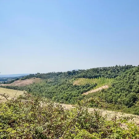 3 Bedroom Awesome In Civitella Dagliano Holiday home *