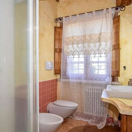3 Bedroom Awesome In Civitella Dagliano Сasa de vacaciones Civitella dʼAgliano